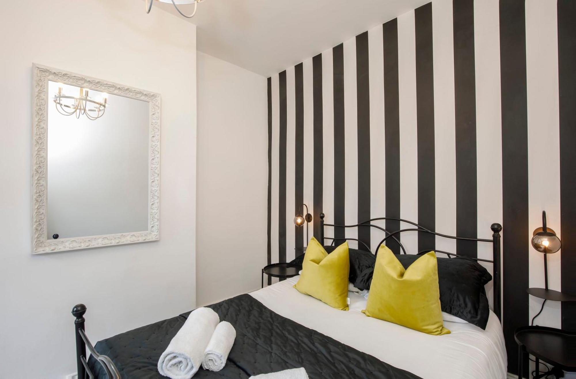 The Milton Sleeps 8 Close To York City Centre Pet Friendly Экстерьер фото
